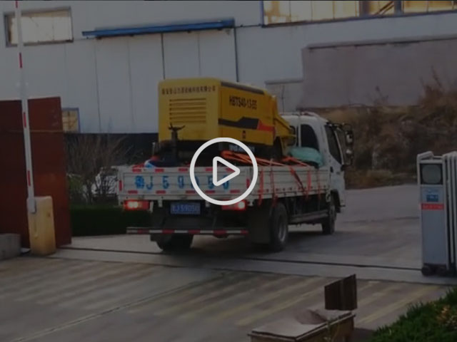 山東力源機械40細石混凝土泵廠(chǎng)家發(fā)貨，發(fā)往寧波走起來(lái)