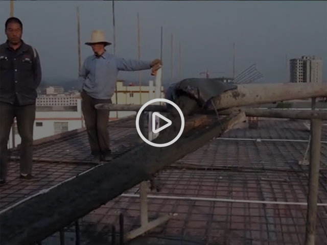 山東力源機械，車(chē)載式攪拌拖泵一體機現場(chǎng)施工視頻